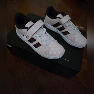 Disney Kids Pink Polka Dot Shoes Minnie Mouse 4 Youth